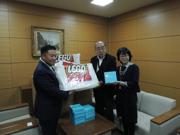 【活動報告】母子施設等にお菓子やおもちゃを寄贈